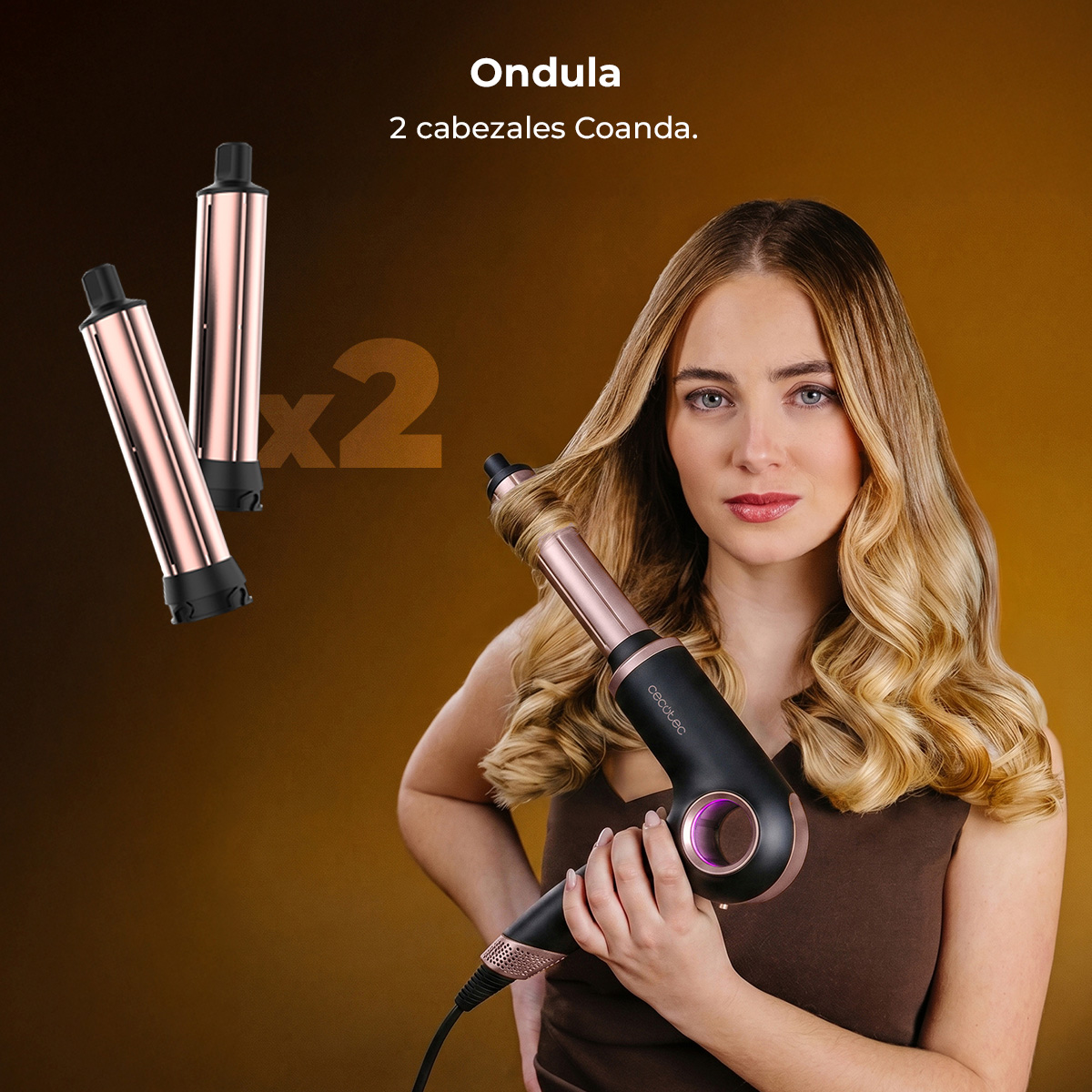 Una mujer sostiene un moldeador de pelo negro y oro rosa, con dos cabezales Coanda al lado.