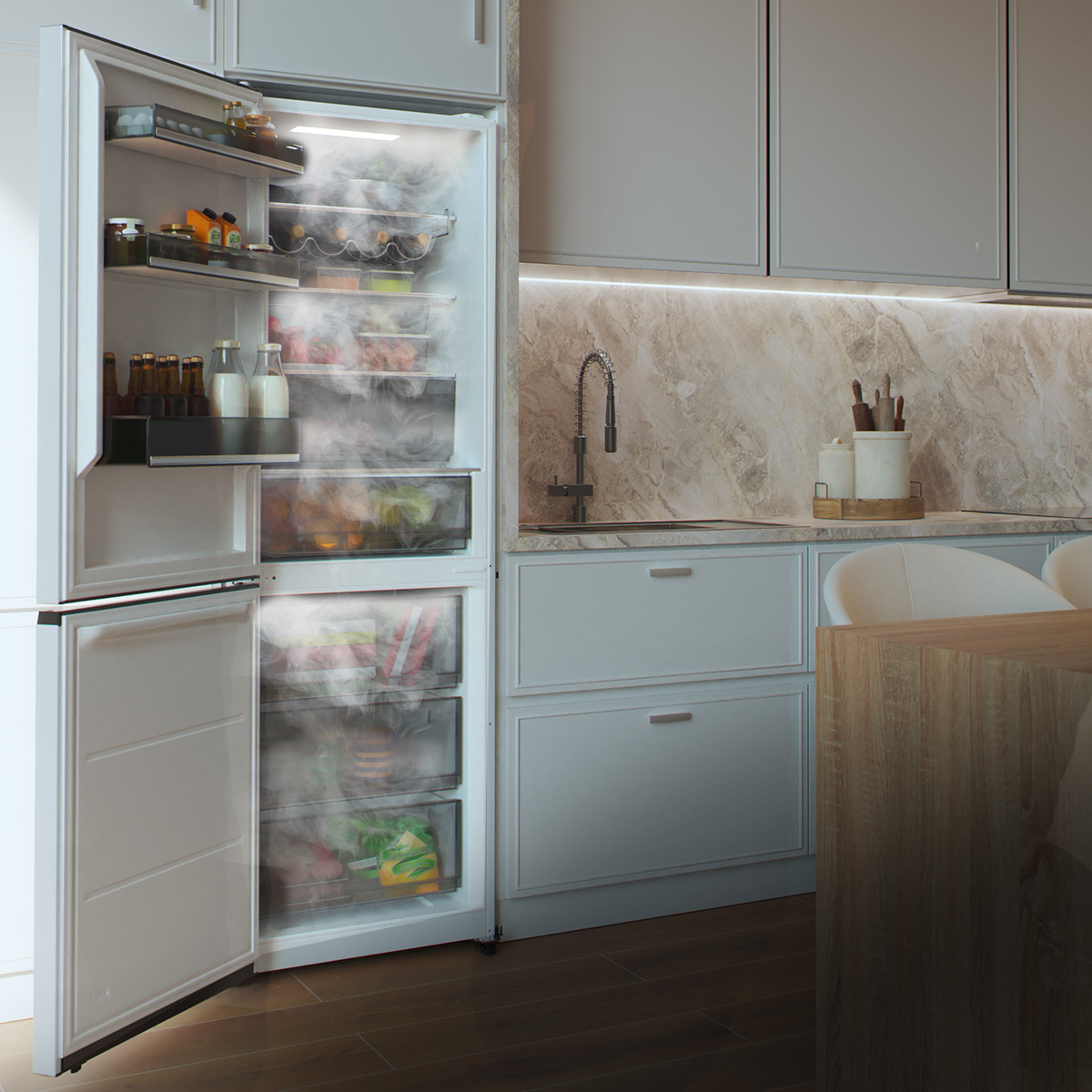 Un refrigerador blanco abierto e iluminado en una cocina moderna con vapor dentro y muebles de madera.