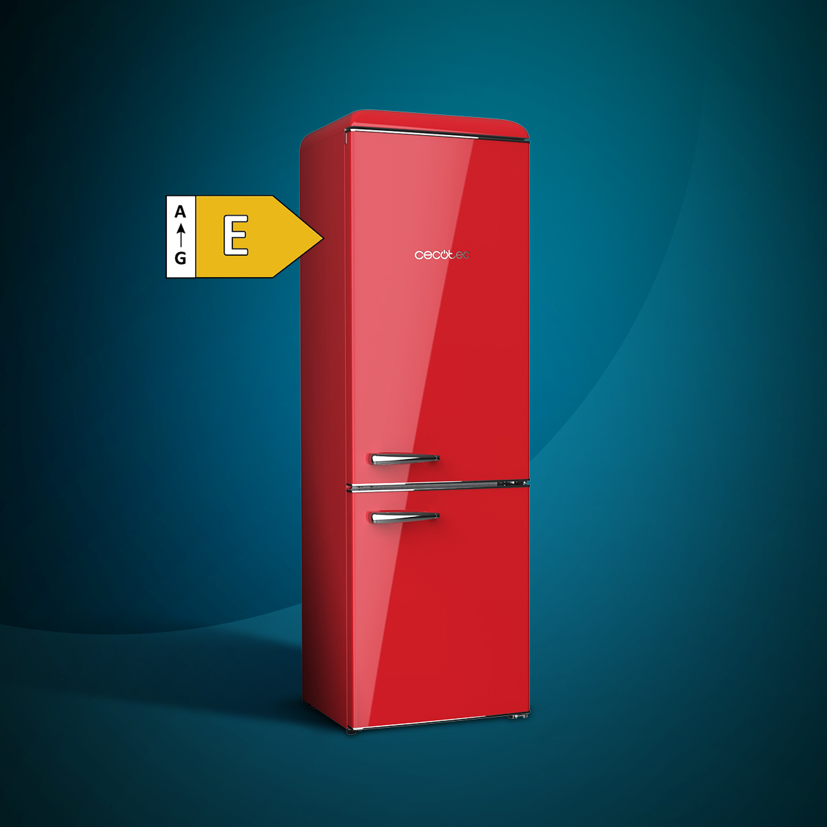 Una nevera retro roja brillante con clase de eficiencia energética E sobre fondo azul.