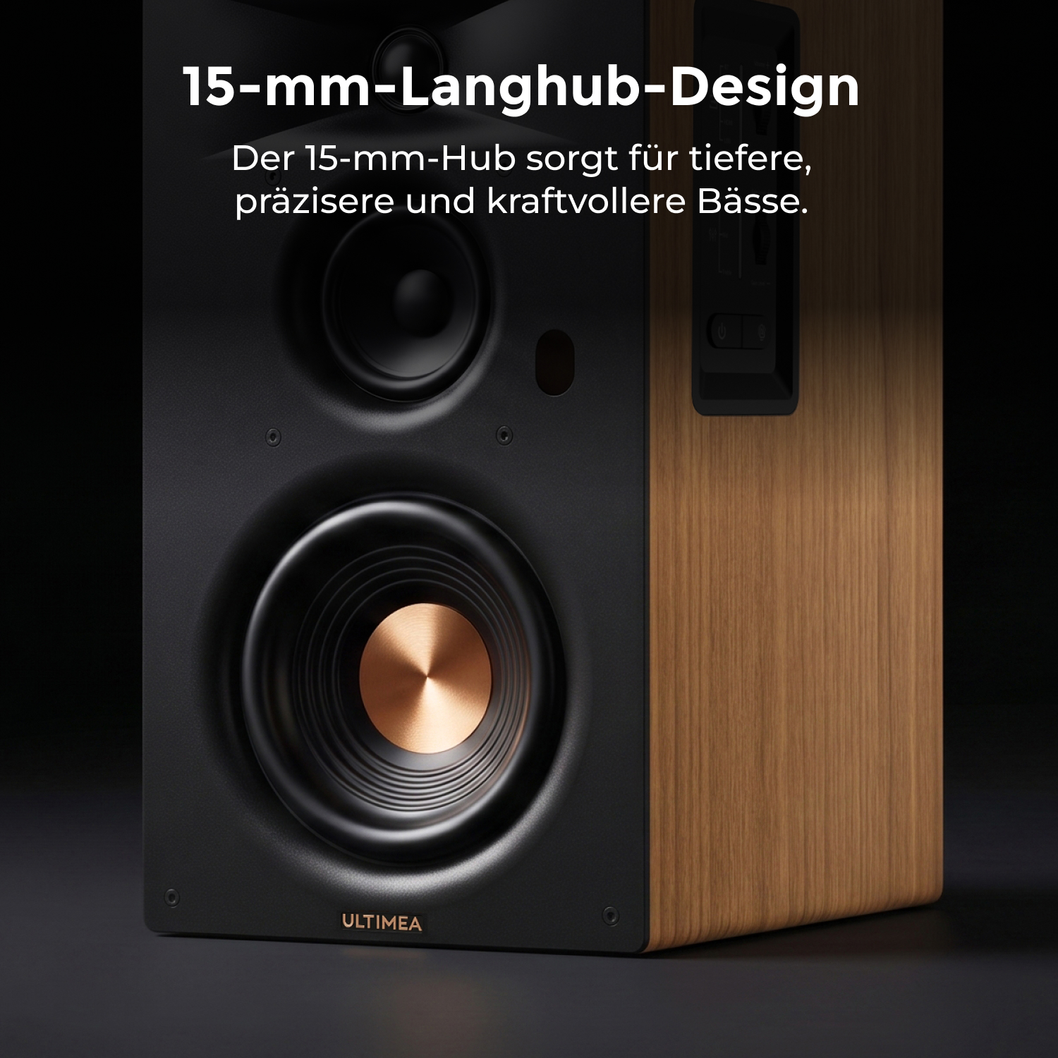 Holzfarbener Lautsprecher mit schwarzem Frontpanel, zwei Treibern und Ultimea-Logo.