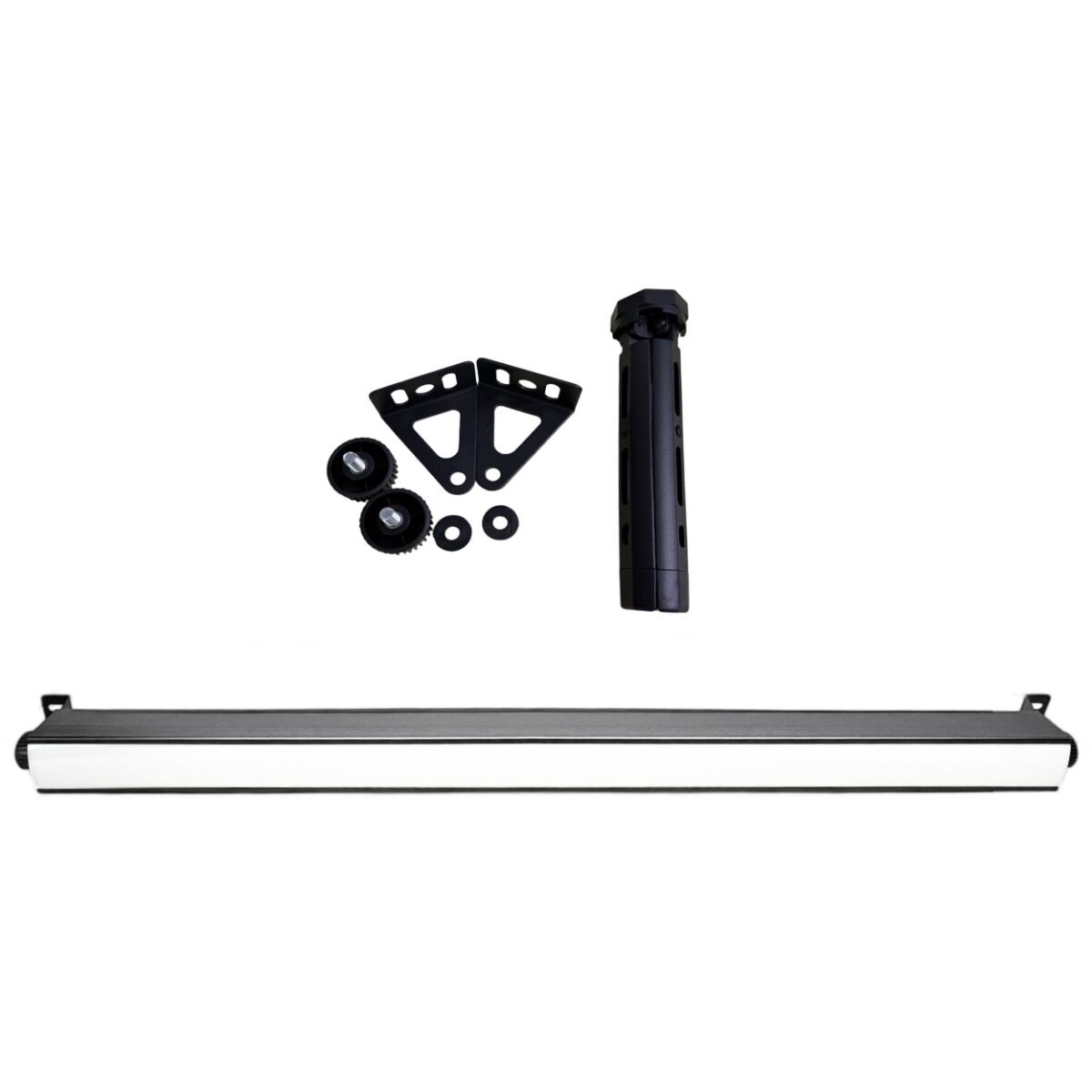 Lange schwarze LED-Leiste mit Montagezubehör und einem kleinen schwarzen Ständer auf weißem Hintergrund.