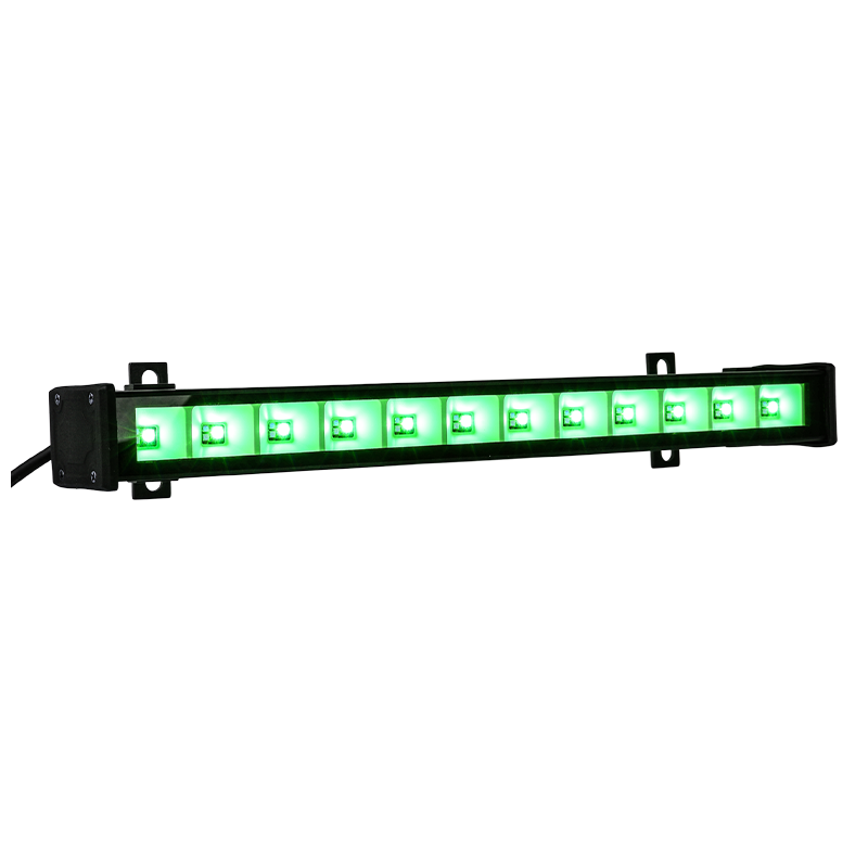 Eine schwarze LED-Lichtleiste mit elf beleuchteten grünen LEDs auf weißem Hintergrund.