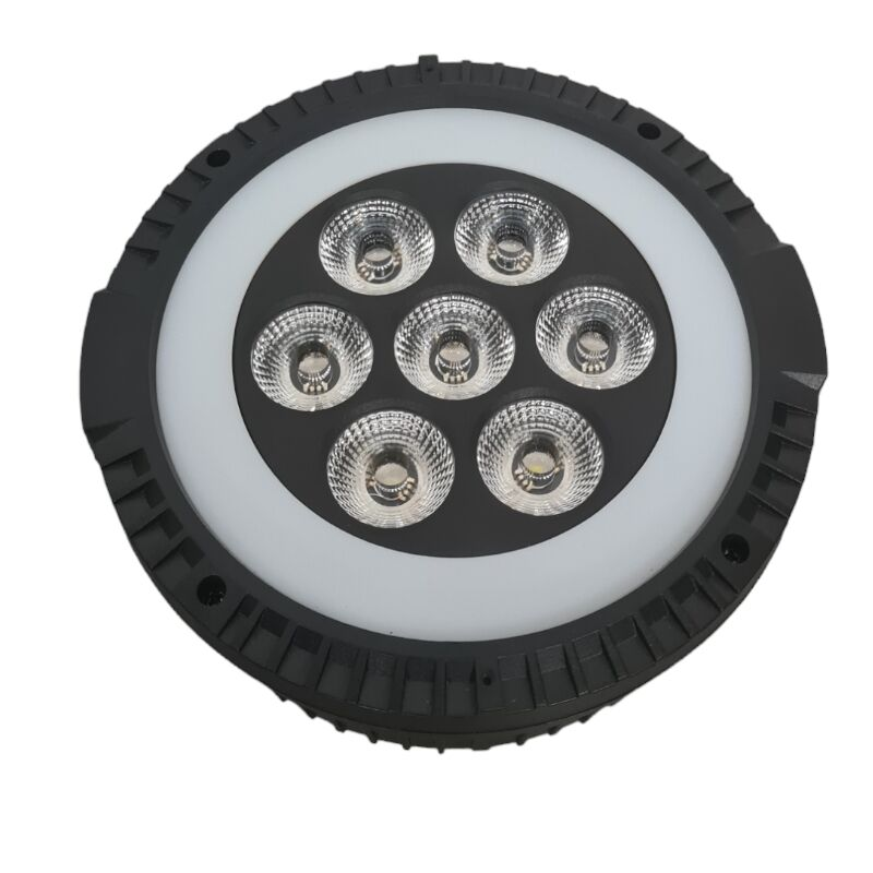 Runde, schwarze LED-Leuchte mit sieben Leuchtmodulen und einem weißen Akzentring vor weißem Hintergrund.