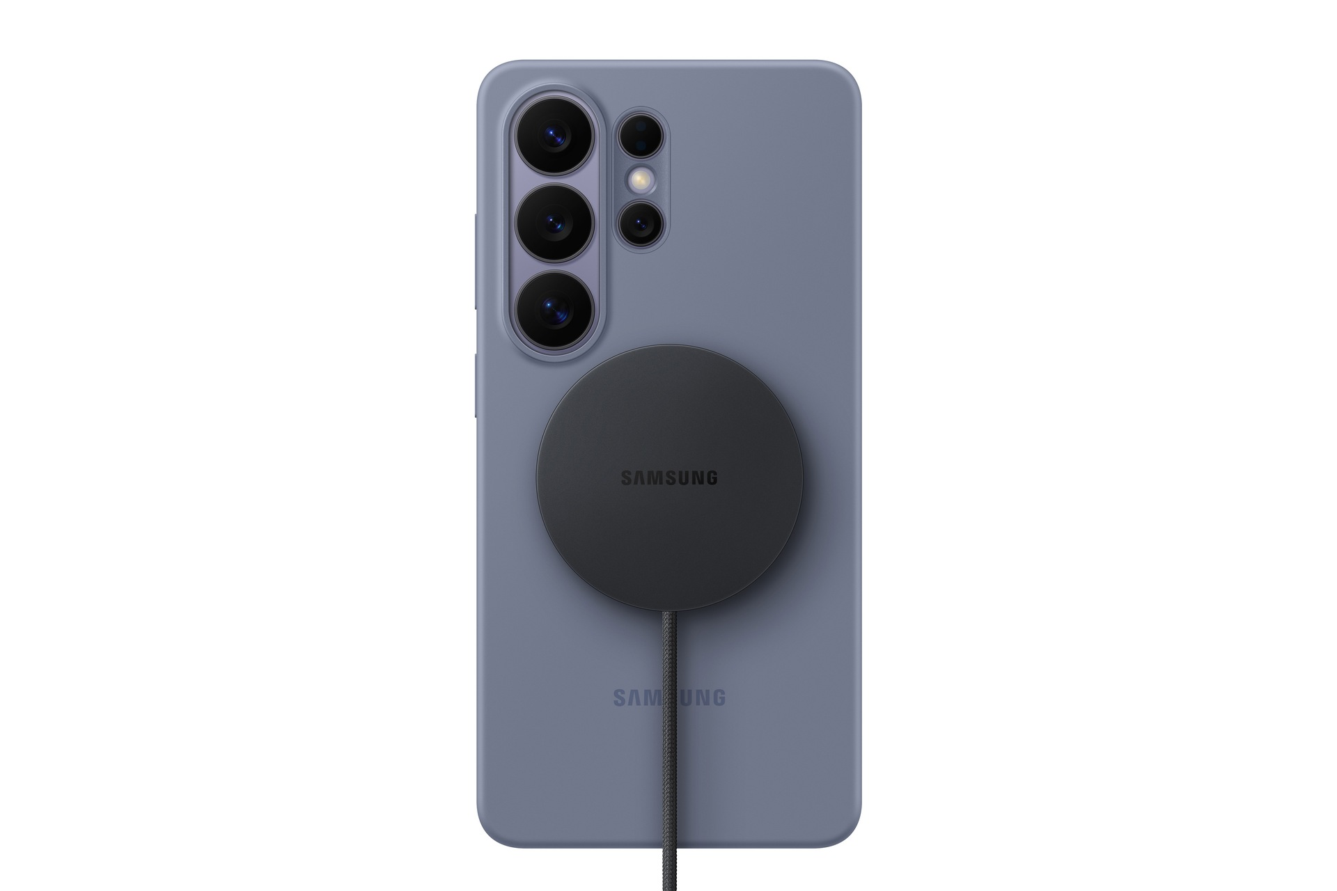Retro di uno smartphone grigio con una base di ricarica Samsung MagSafe nera.