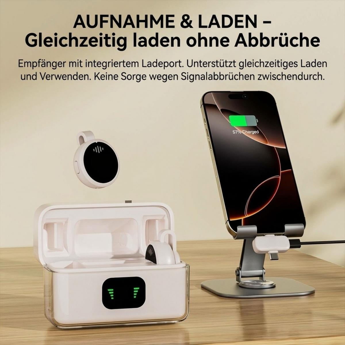 Ladeetui, kleiner Empfänger und ein auf einem Ständer ladendes Smartphone auf Holzoberfläche.