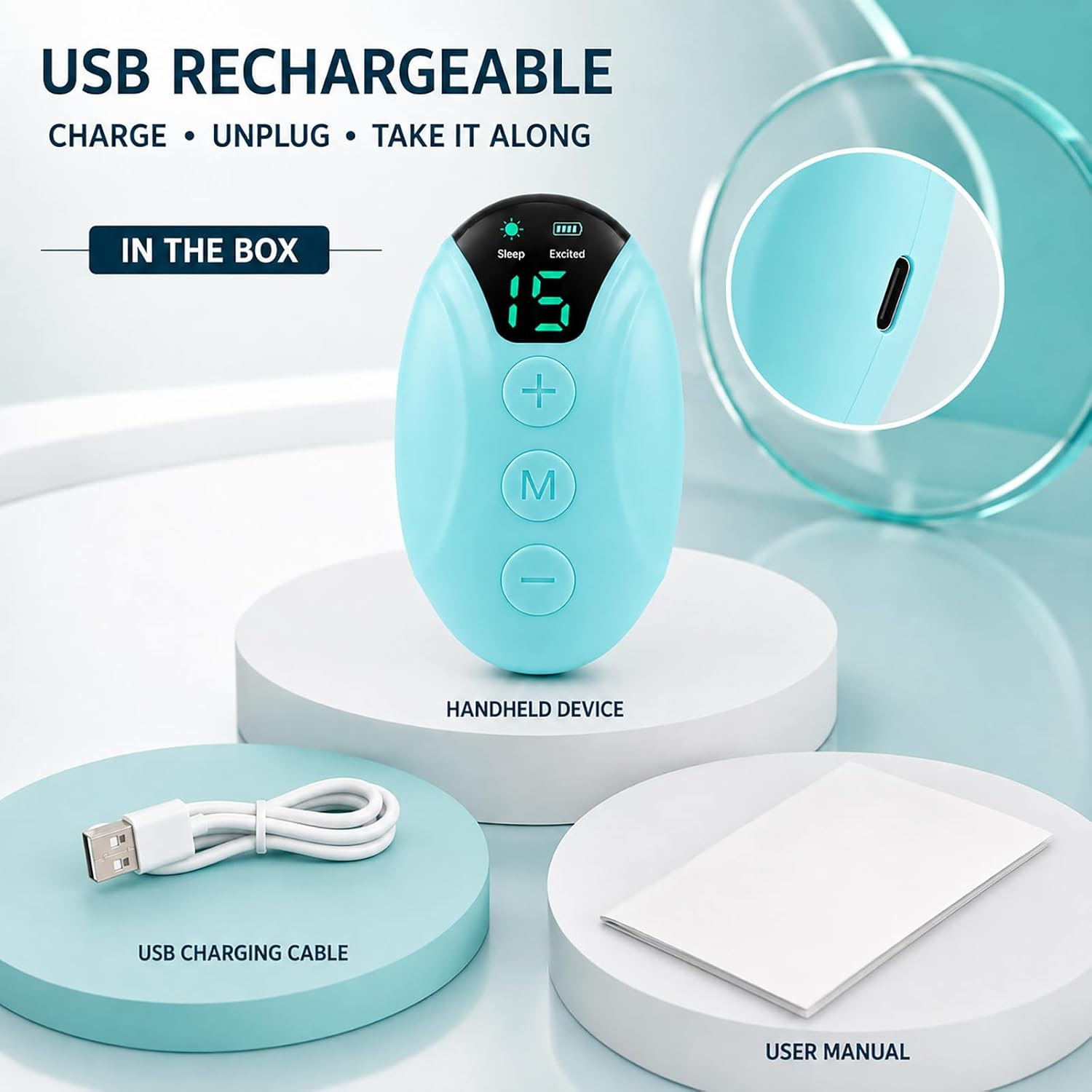 Ein hellblaues Handgerät mit digitalem Display, USB-Ladekabel und Bedienungsanleitung auf Podesten.