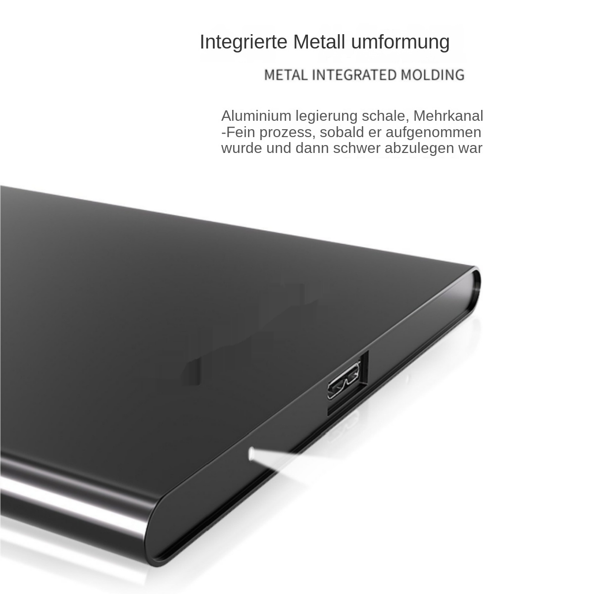 Schwarzes Aluminiumgehäuse mit USB-Anschluss und Text oben.