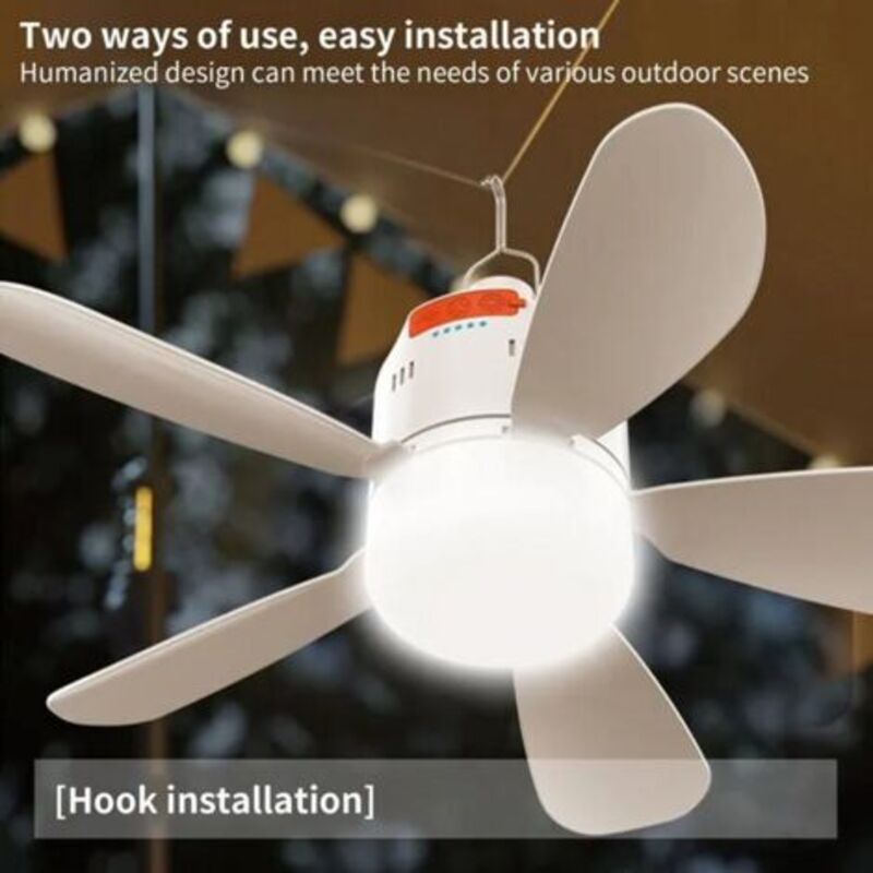 Ein weißer, hängender Deckenventilator mit eingebauter Lampe und Haken.