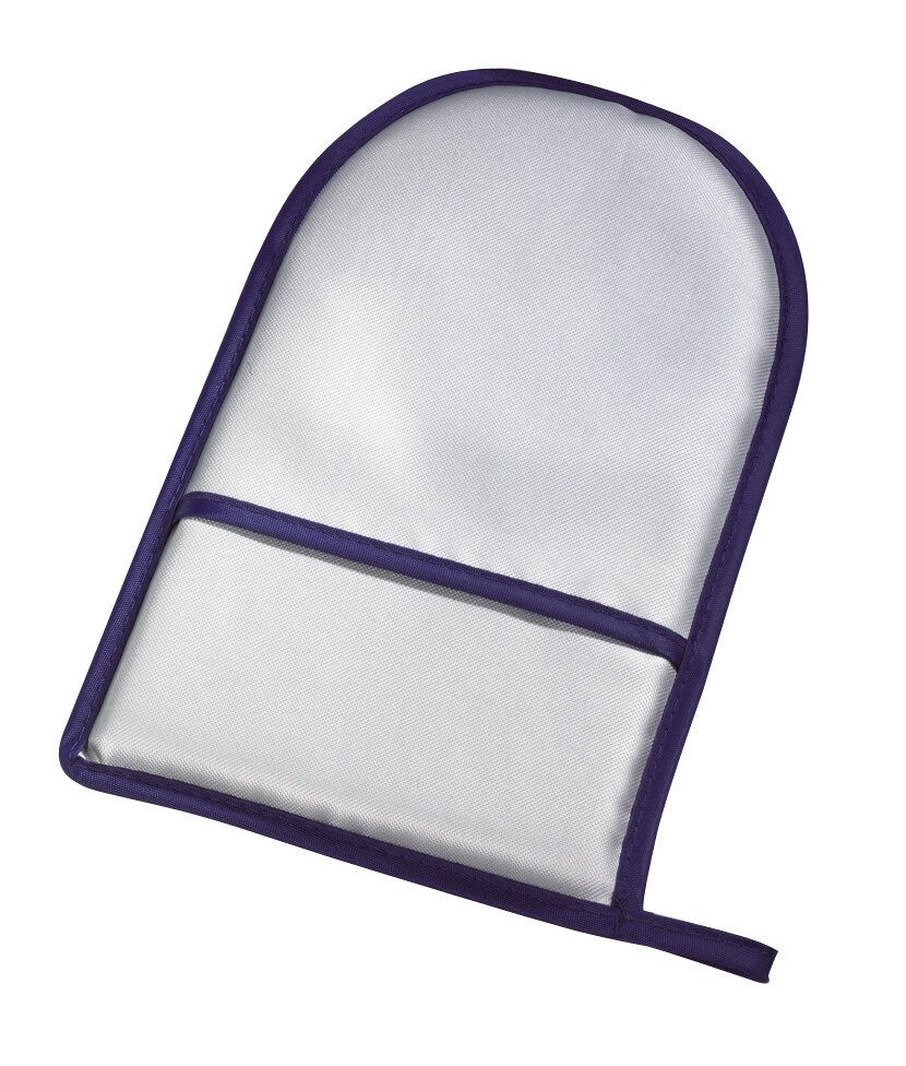 Ein silberner Bräunungshandschuh mit violettem Rand und einer kleinen Tasche.