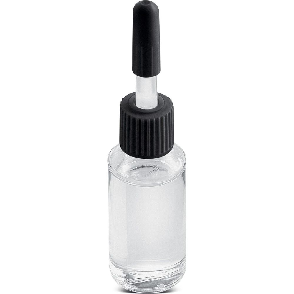 Una piccola bottiglia di vetro con liquido trasparente e un contagocce nero su sfondo bianco.