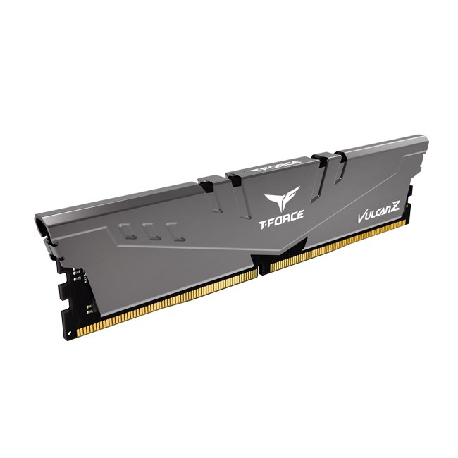 Modulo RAM T-Force Vulcan Z grigio con pin dorati su PCB nero.
