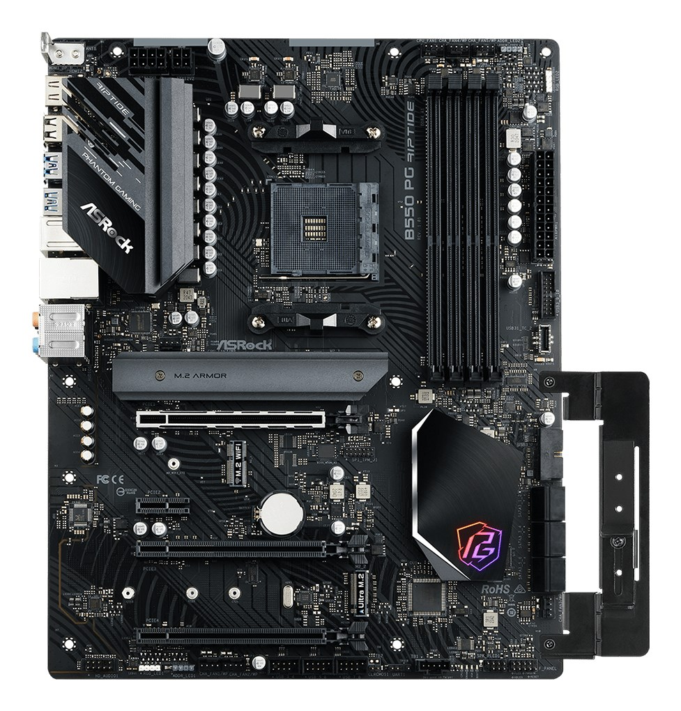 Una placa base negra ASRock B550 PG Riptide con ranuras RAM, zócalo de CPU y varios puertos.