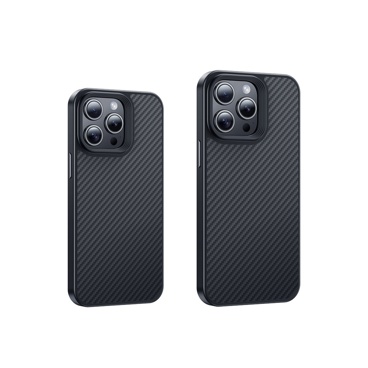 Karbon fiber desenli ve arka tarafında üçlü kamera bulunan iki siyah akıllı telefon.