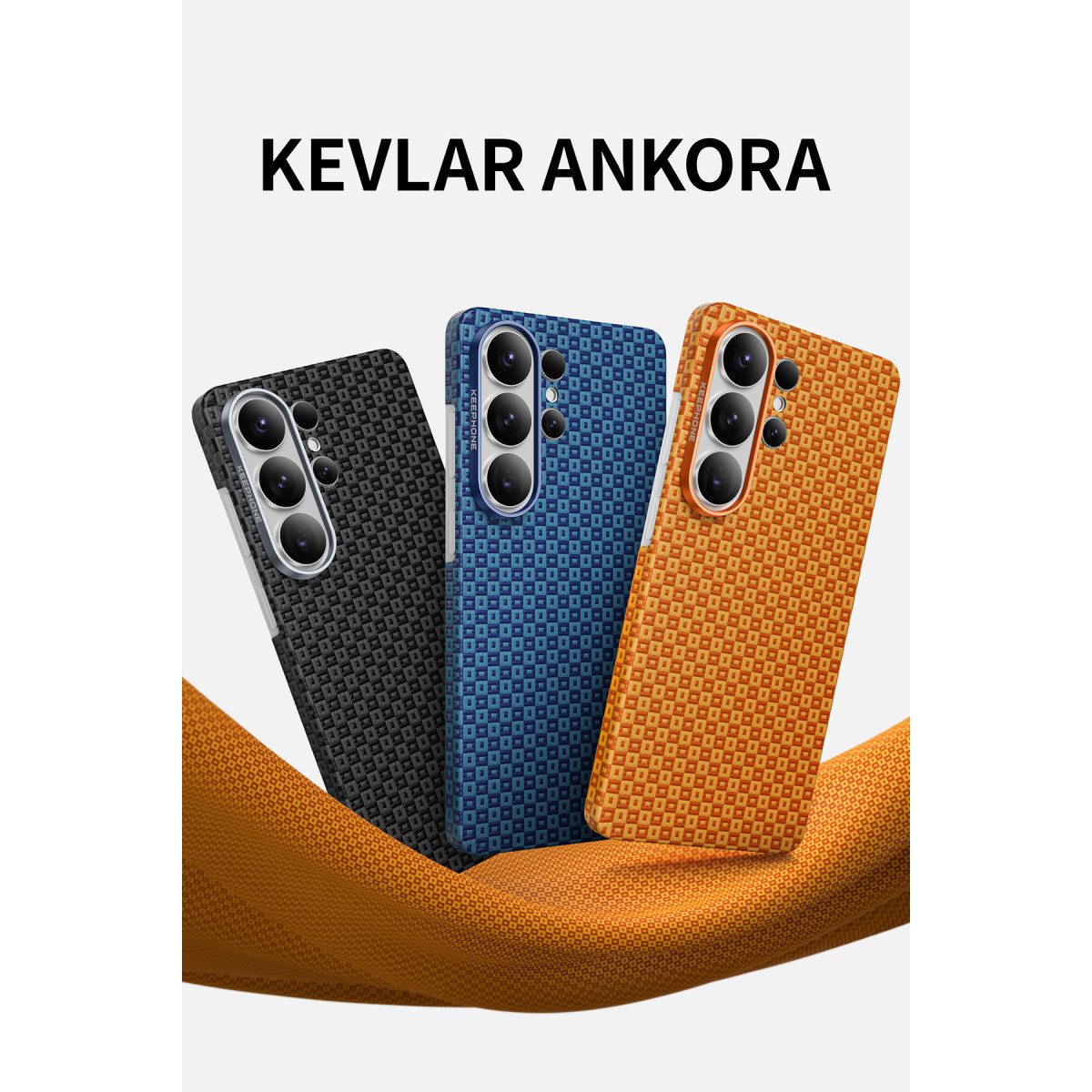 Siyah, mavi ve turuncu desenli kılıflara sahip üç akıllı telefon, turuncu kumaş üzerinde.