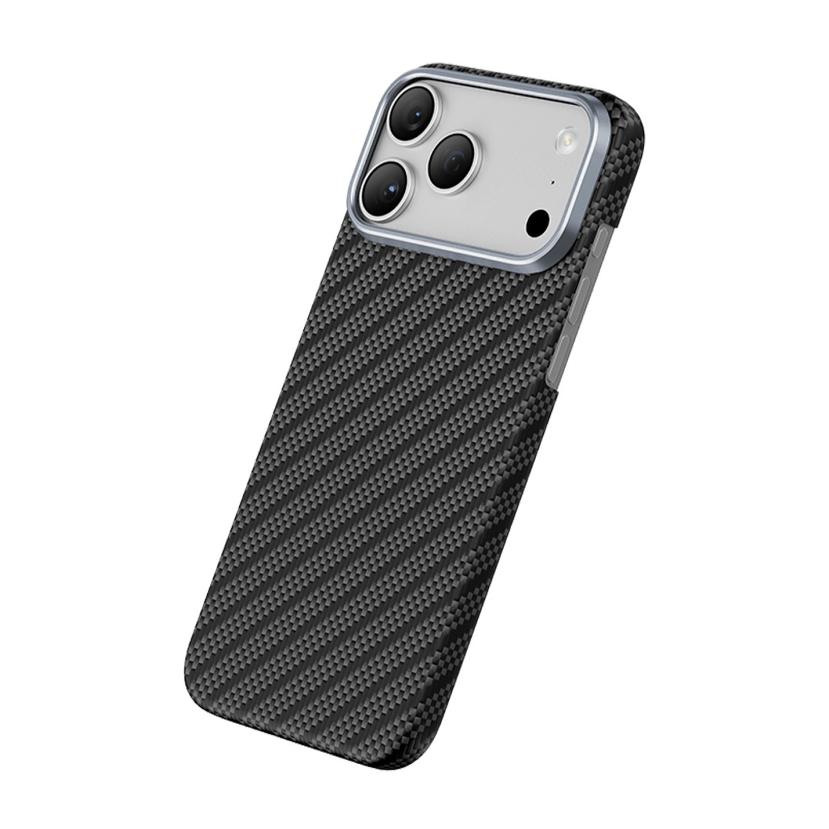 Beyaz arka planda gümüş kamera modüllü siyah karbon fiber akıllı telefon kılıfı.
