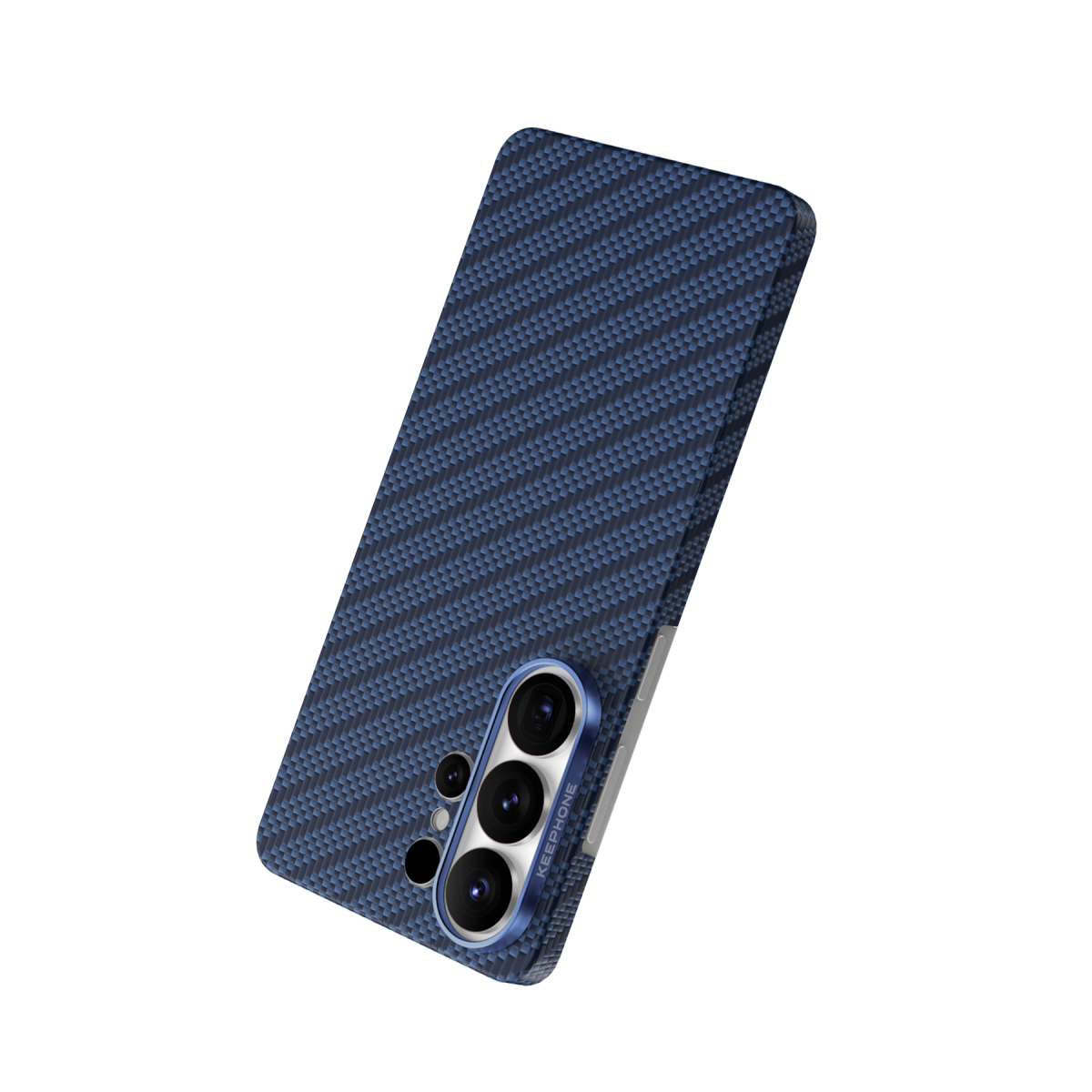 Siyah arka planda mavi karbon fiber kılıflı ve dikey üçlü kamera modüllü bir akıllı telefon.