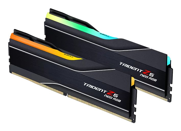 Due moduli RAM G.Skill Trident Z5 Neo RGB neri con dettagli illuminati.