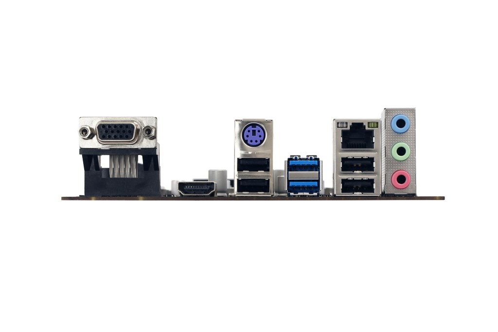 Rückseite eines Motherboards mit VGA-, HDMI-, USB-, Ethernet- und Audioanschlüssen auf weißem Hintergrund.