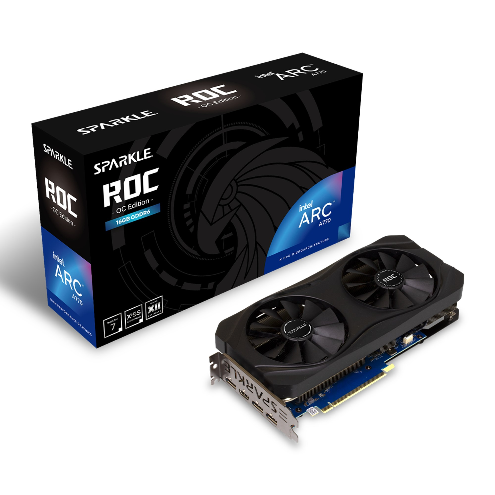 Una scheda grafica nera Sparkle Intel Arc A770 si trova davanti alla sua confezione su sfondo bianco.
