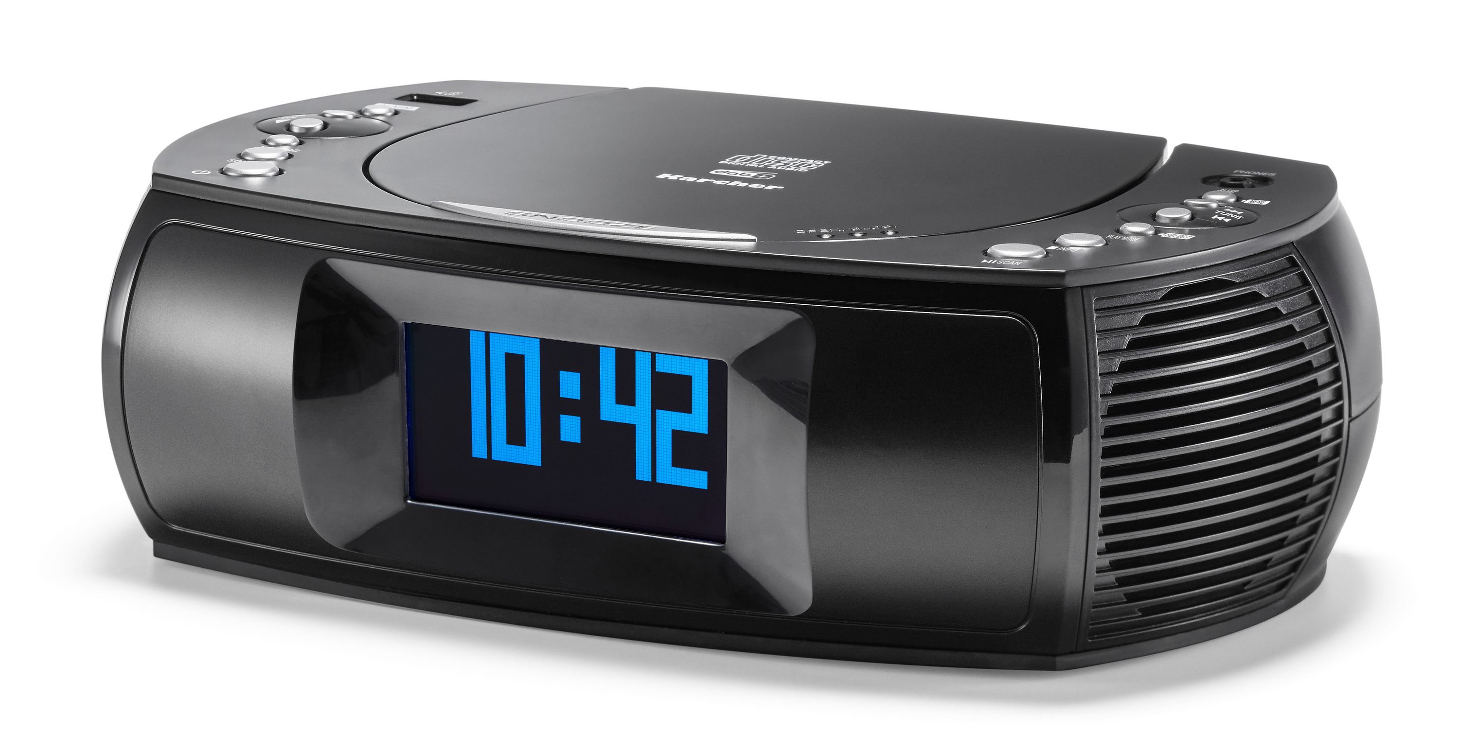 Ein schwarzes Karcher Uhrenradio mit blauem Digitaldisplay und Tasten auf der Oberseite auf weißem Hintergrund.