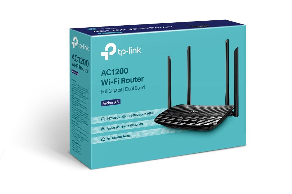 Un router Wi-Fi TP-Link AC1200 nero con quattro antenne accanto alla sua scatola azzurra e viola.