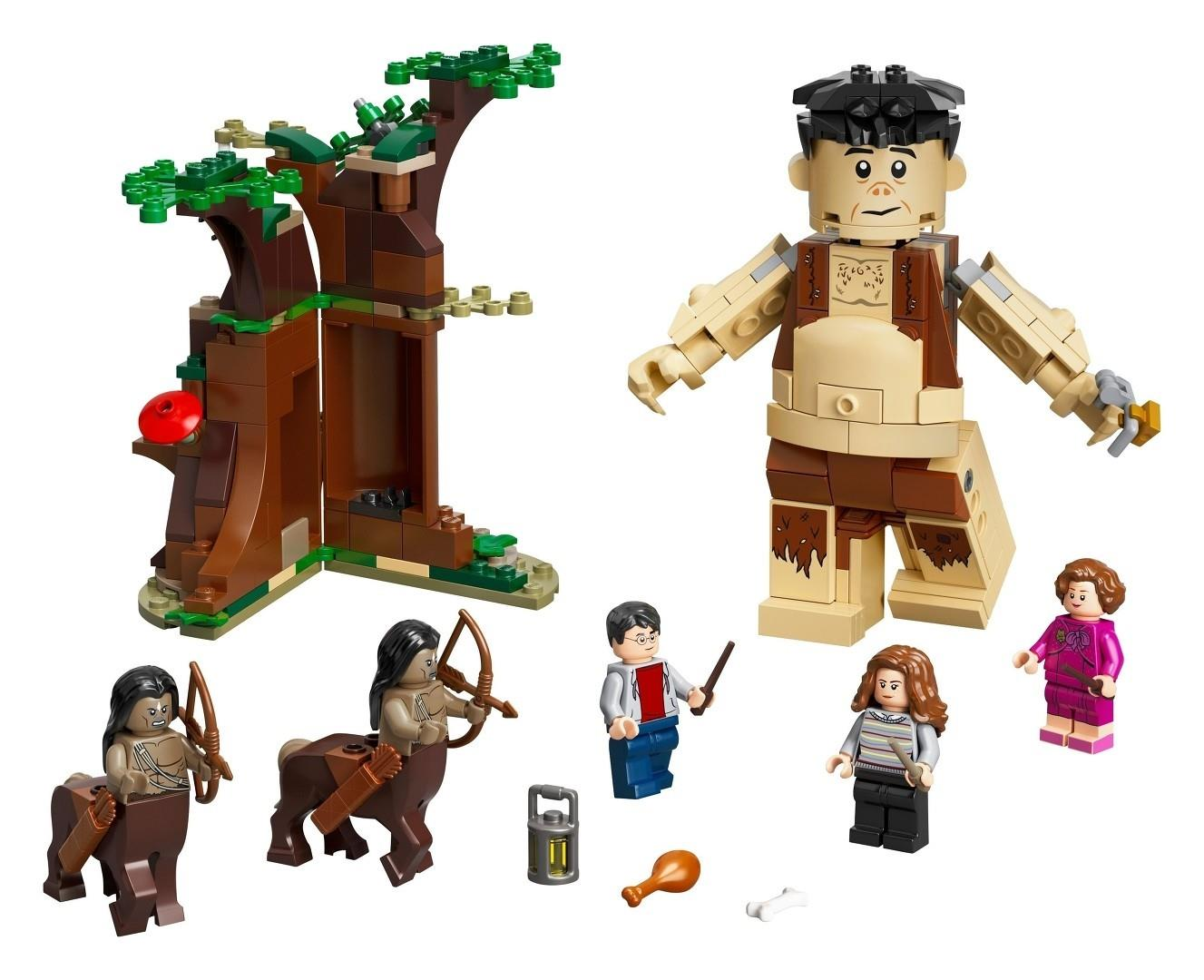 Lego-Set mit großem Riesen, zwei Zentauren, Baum, Harry Potter, Hermine und Umbridge Figuren mit Zubehör.