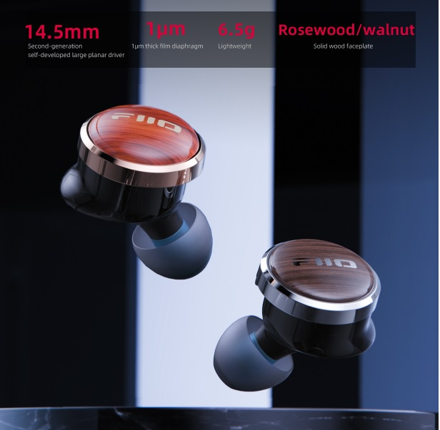 Dos auriculares inalámbricos con placas de madera y puntas de silicona flotando sobre fondo azul con texto técnico.