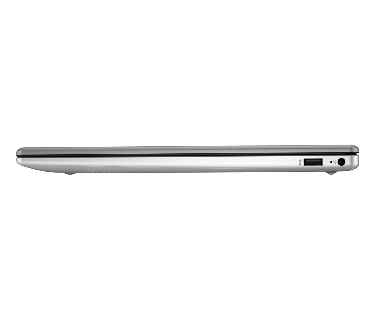Widok z boku srebrnego laptopa z portem USB i gniazdem słuchawkowym na białym tle.