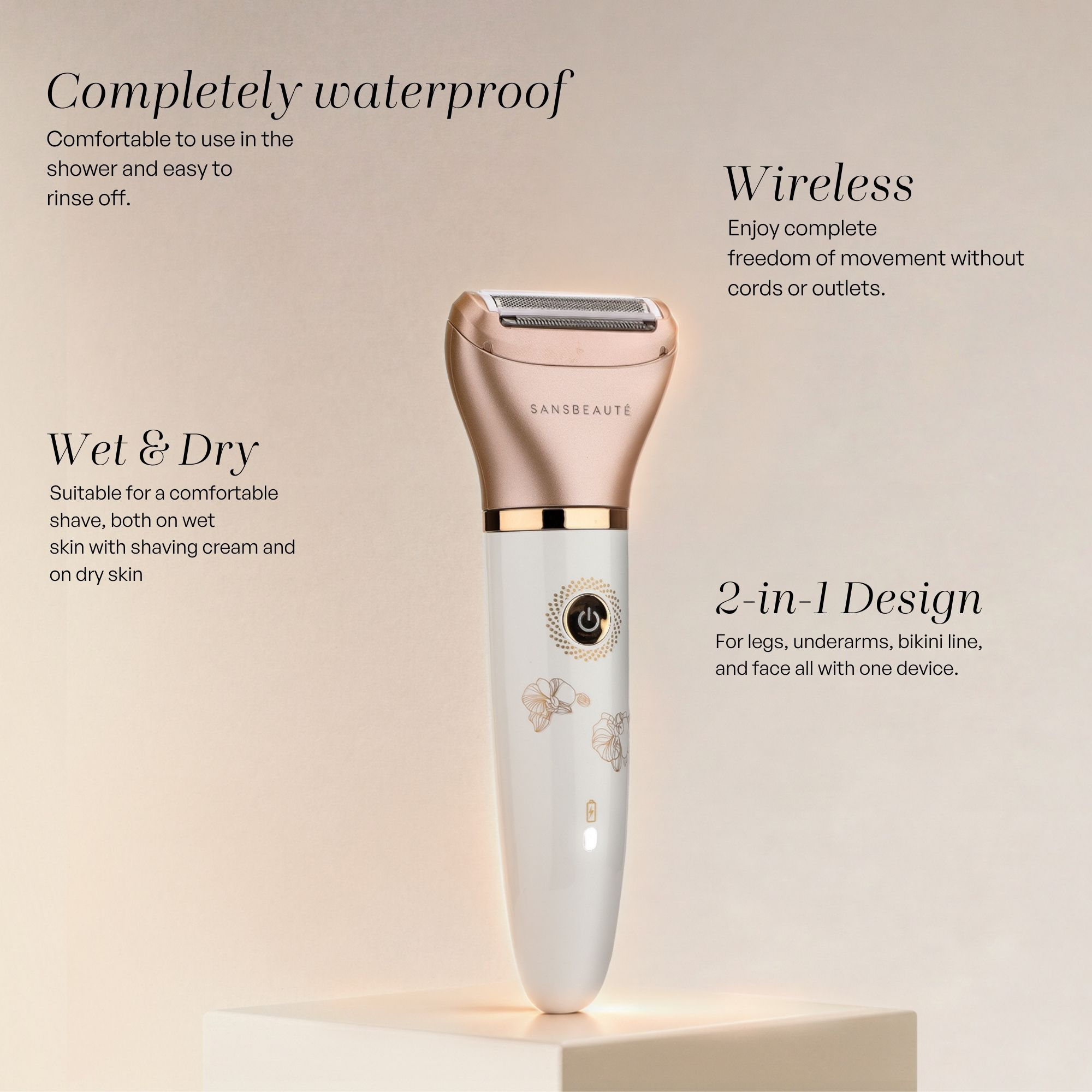 Een wit en goudkleurig draadloos scheerapparaat met bloemdesign en promotietekst op beige achtergrond.