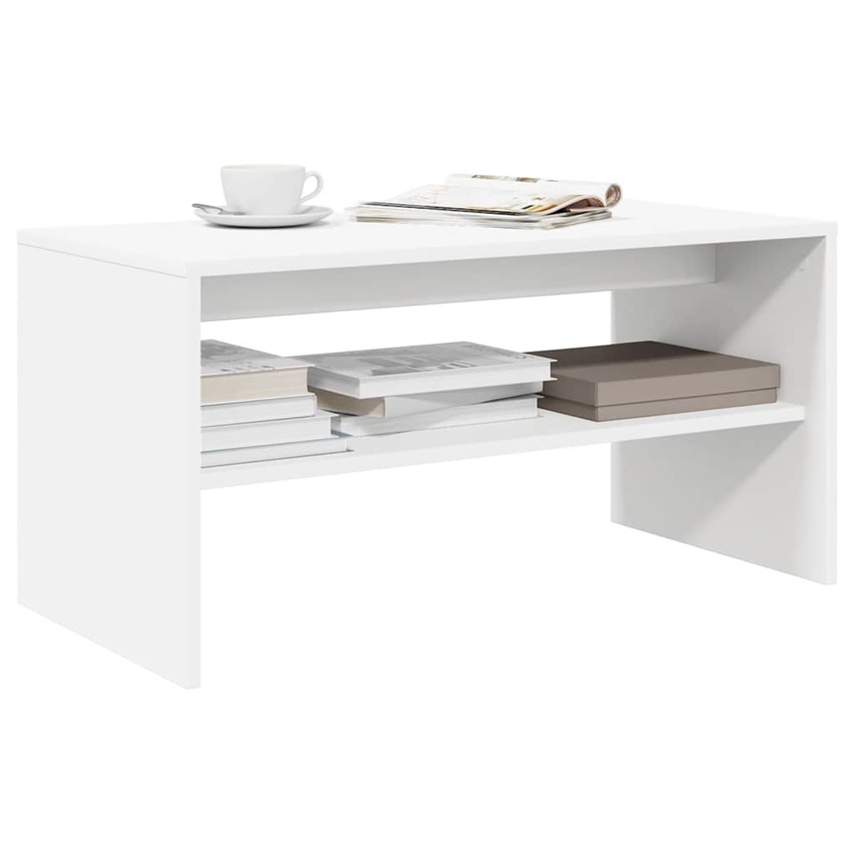 Una mesa de centro blanca con un estante abierto abajo, con una taza y revistas.