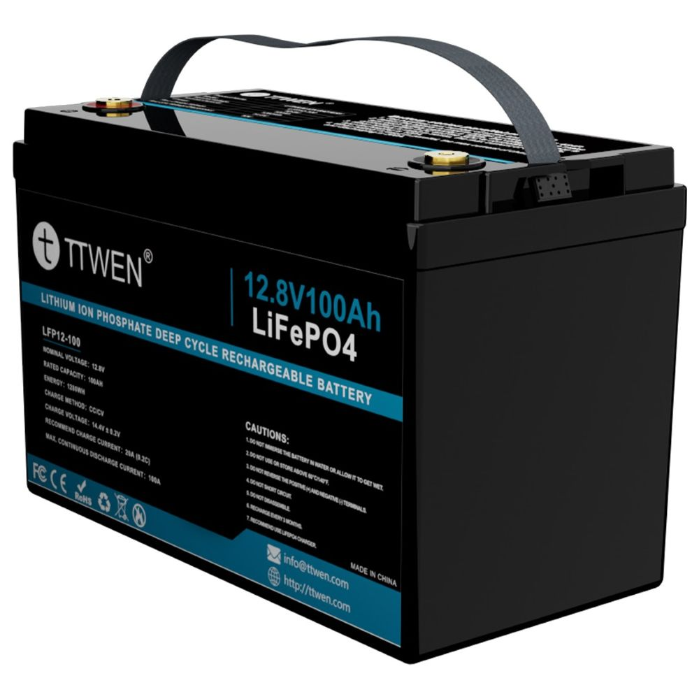 Una batería recargable de ciclo profundo TTWEN 12.8V 100Ah LiFePO4 negra con un asa gris.