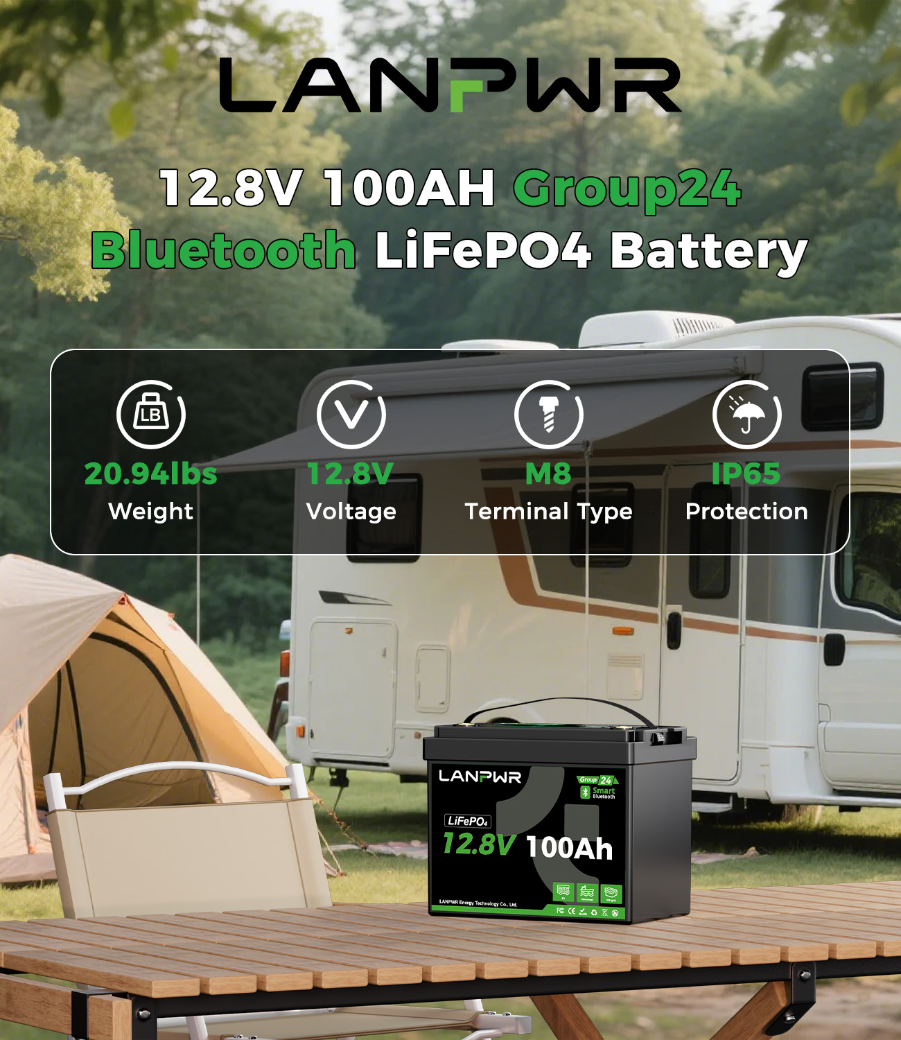 Batería LANPWR LiFePO4 en mesa de madera con autocaravana al fondo.