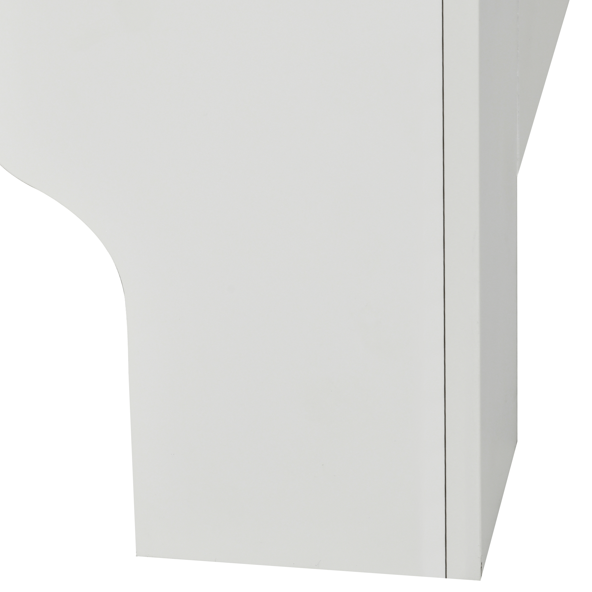 Un mueble blanco y moderno con un diseño curvo sobre un fondo blanco.