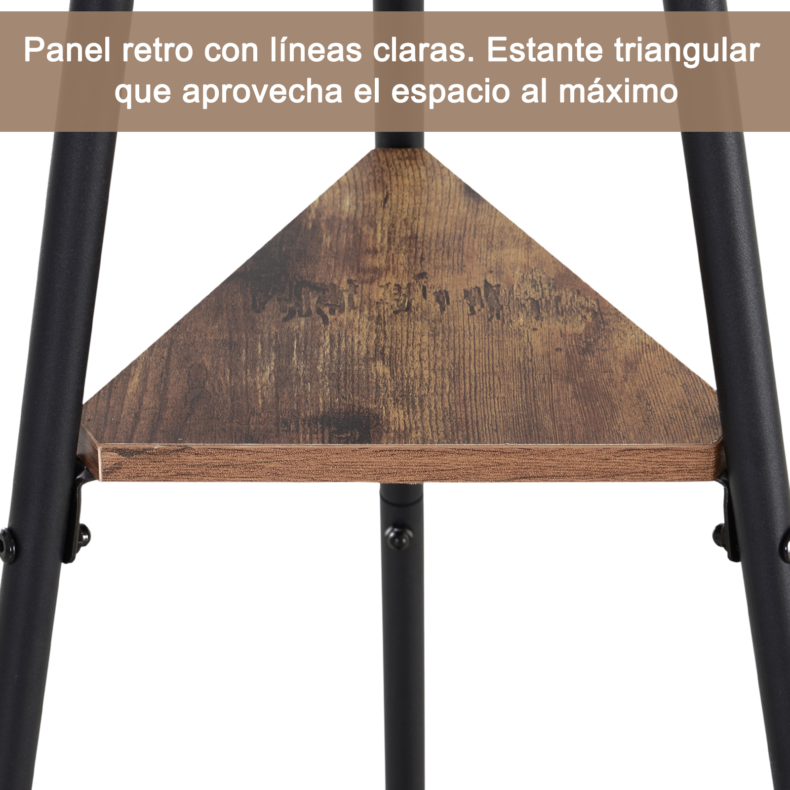 Un estante de madera triangular con acabado marrón rústico, sostenido por patas y marco de metal negro sobre fondo blanco.