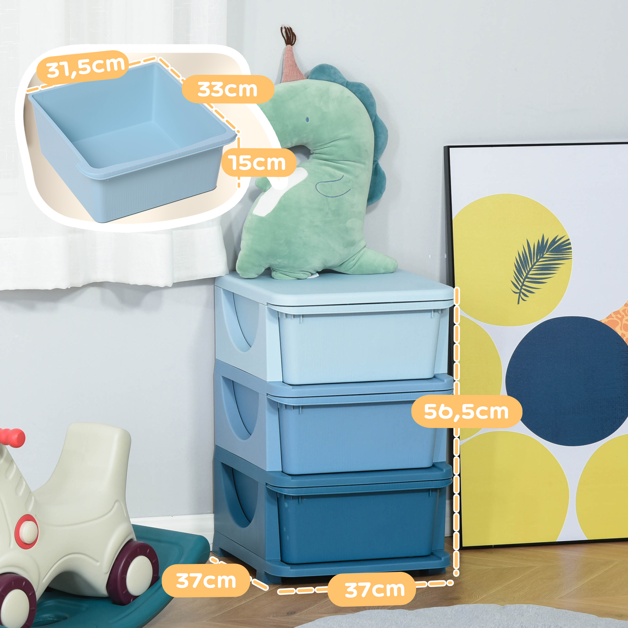 Tres cajas de almacenamiento azules apiladas con medidas, un dinosaurio de peluche y un cuadro al fondo.