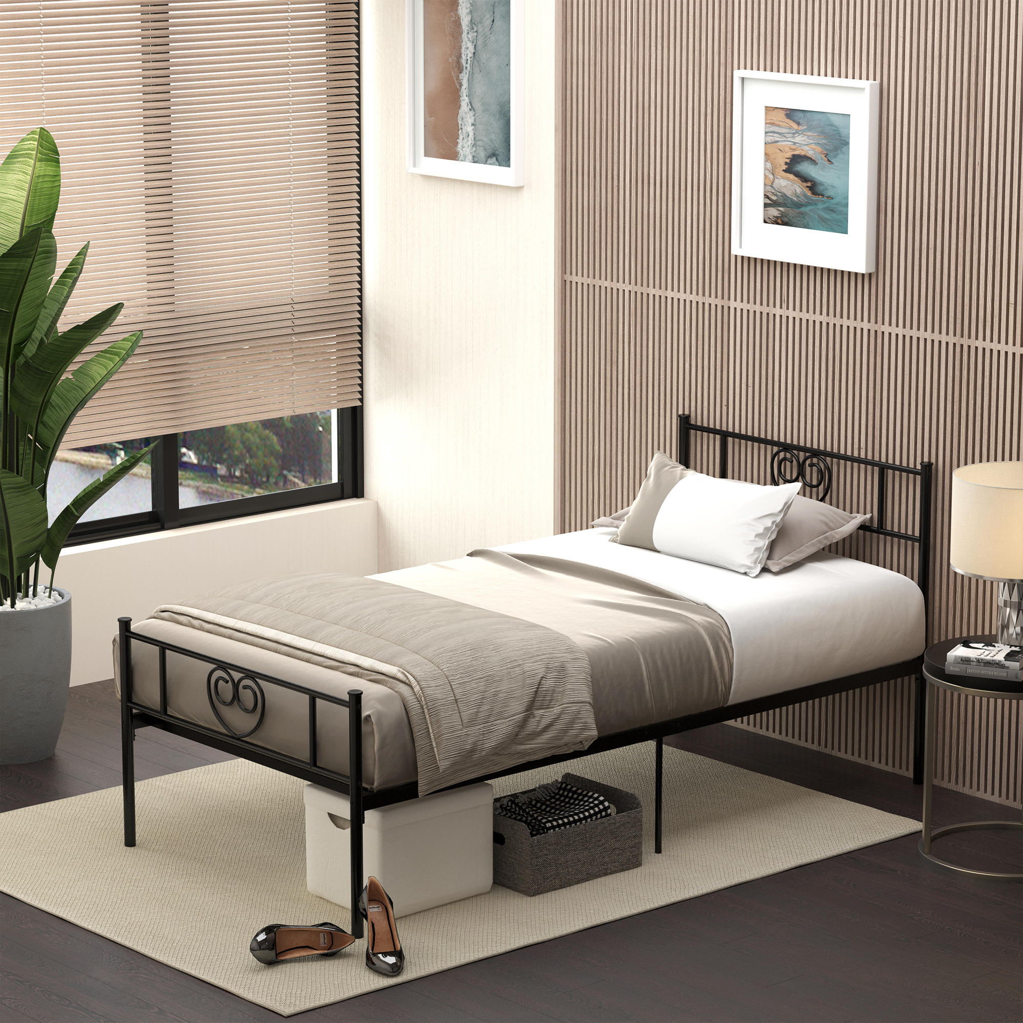 Una cama individual de metal negro en una habitación moderna con pared de listones, persianas, planta y arte.