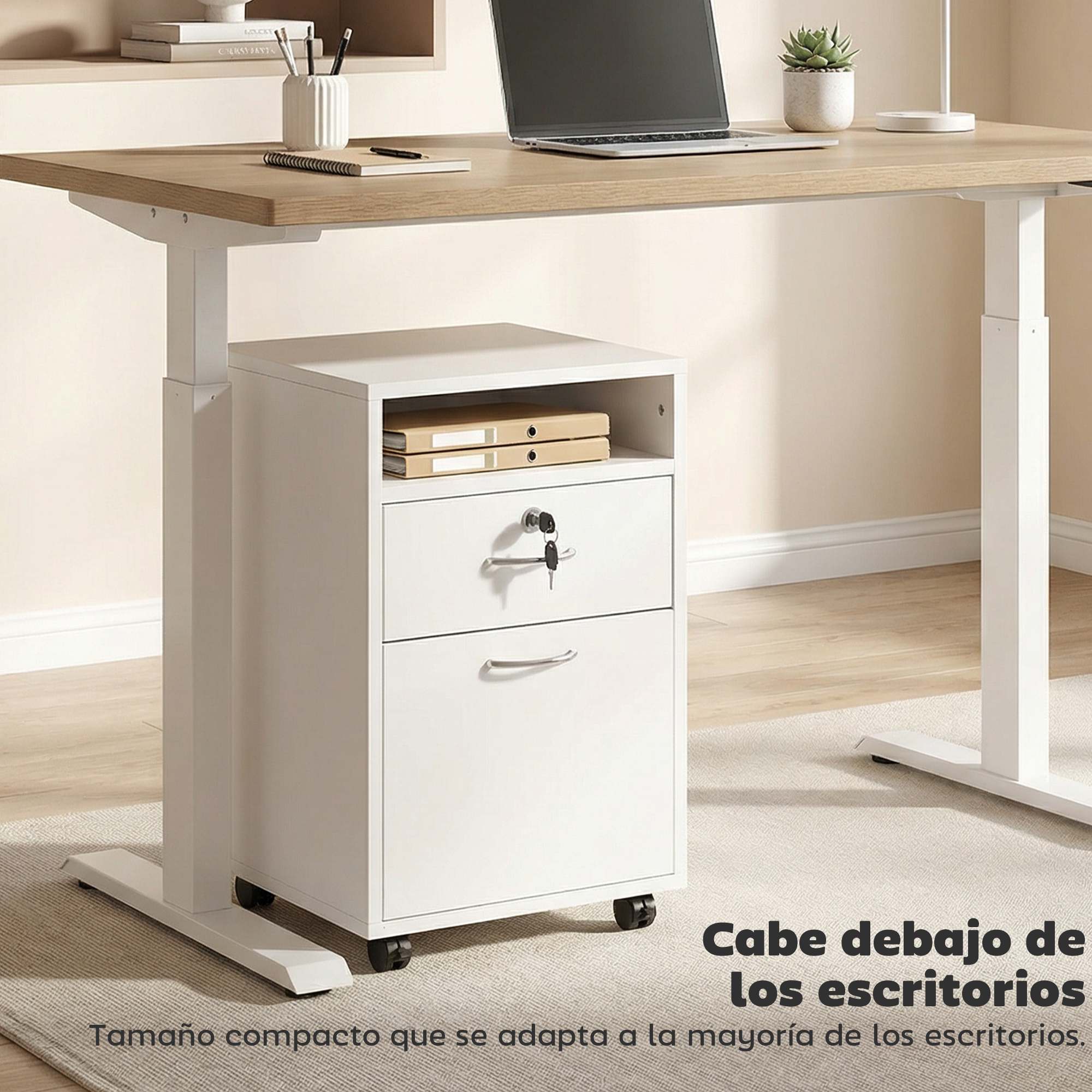 Un mueble archivador blanco con ruedas, dos cajones y un estante abierto debajo de un escritorio.
