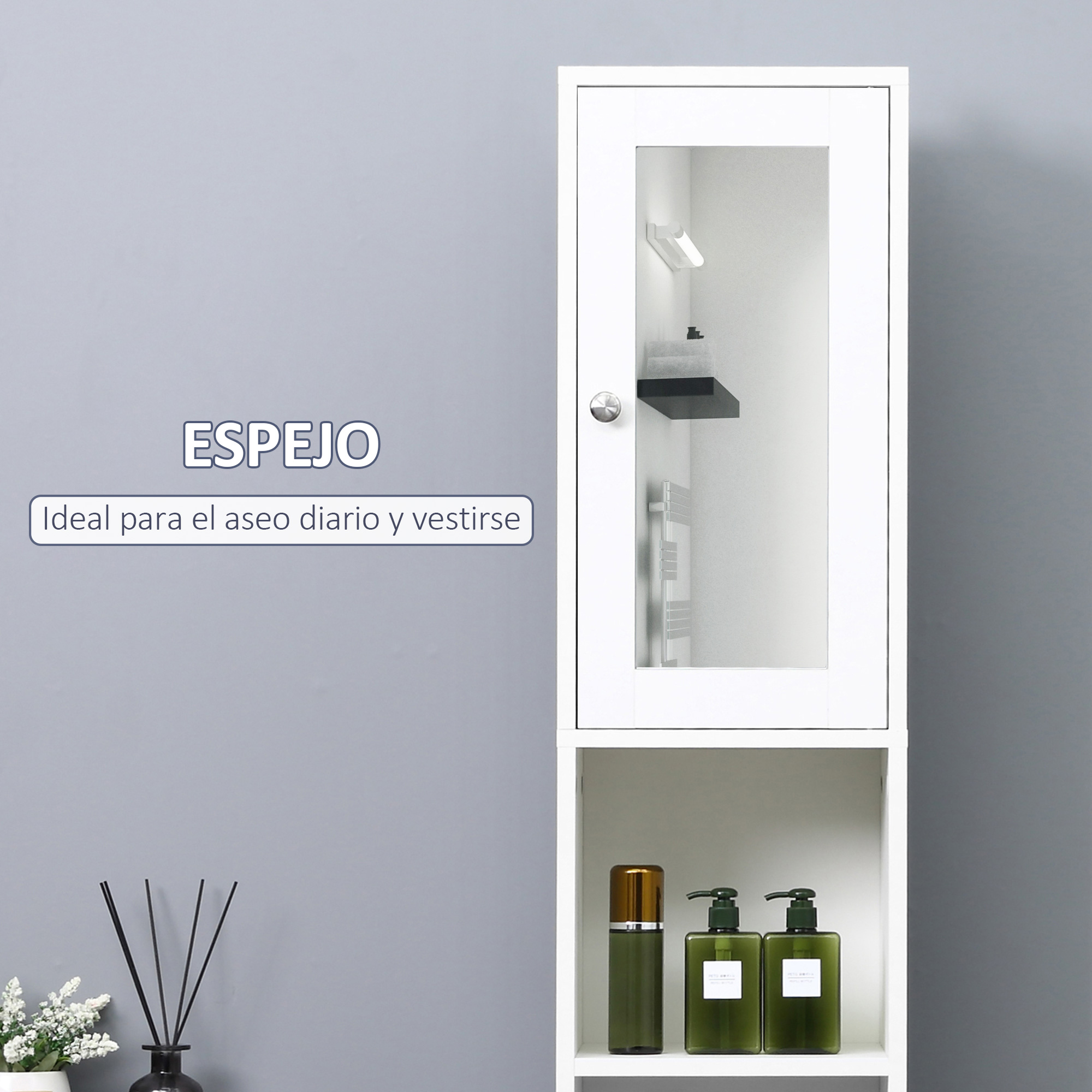 Un armario de pared blanco con puerta de espejo y estante inferior con botellas verdes.