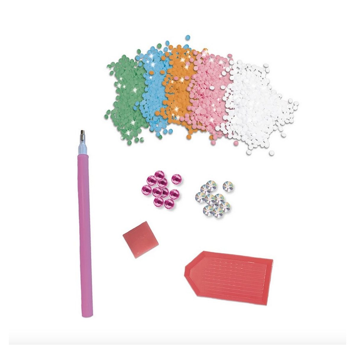 Diamond-Painting-Set mit bunten Strasssteinen, einem rosa Stift, Wachs und einer Schale auf weißem Grund.