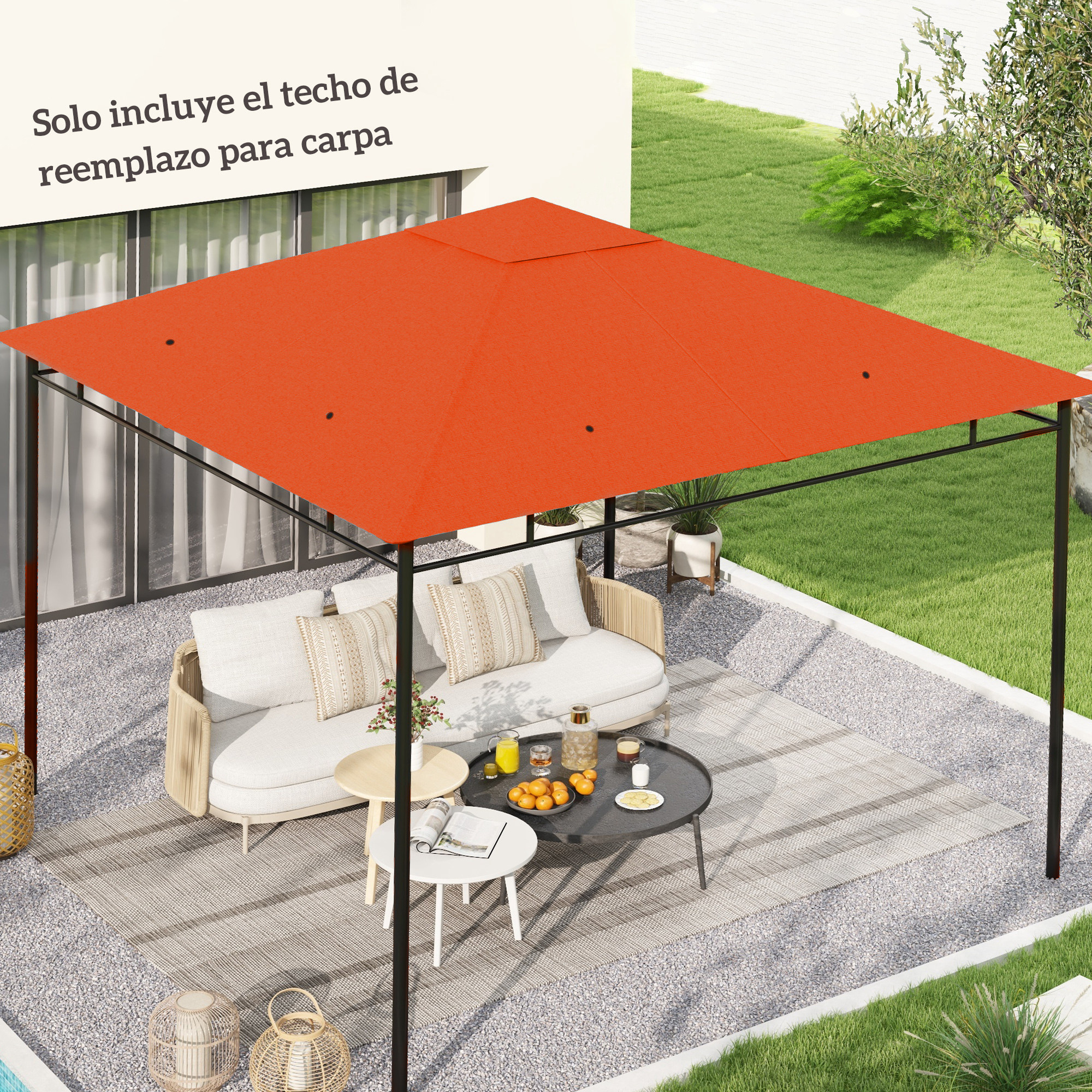 Un techo de glorieta naranja sobre una acogedora terraza con un sofá blanco y mesas.