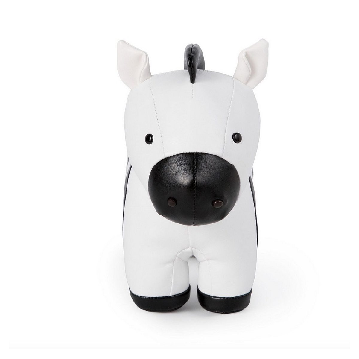 Ein ausgestopftes Zebra-Spielzeug in Weiß und Schwarz steht vor einem schlichten weißen Hintergrund.