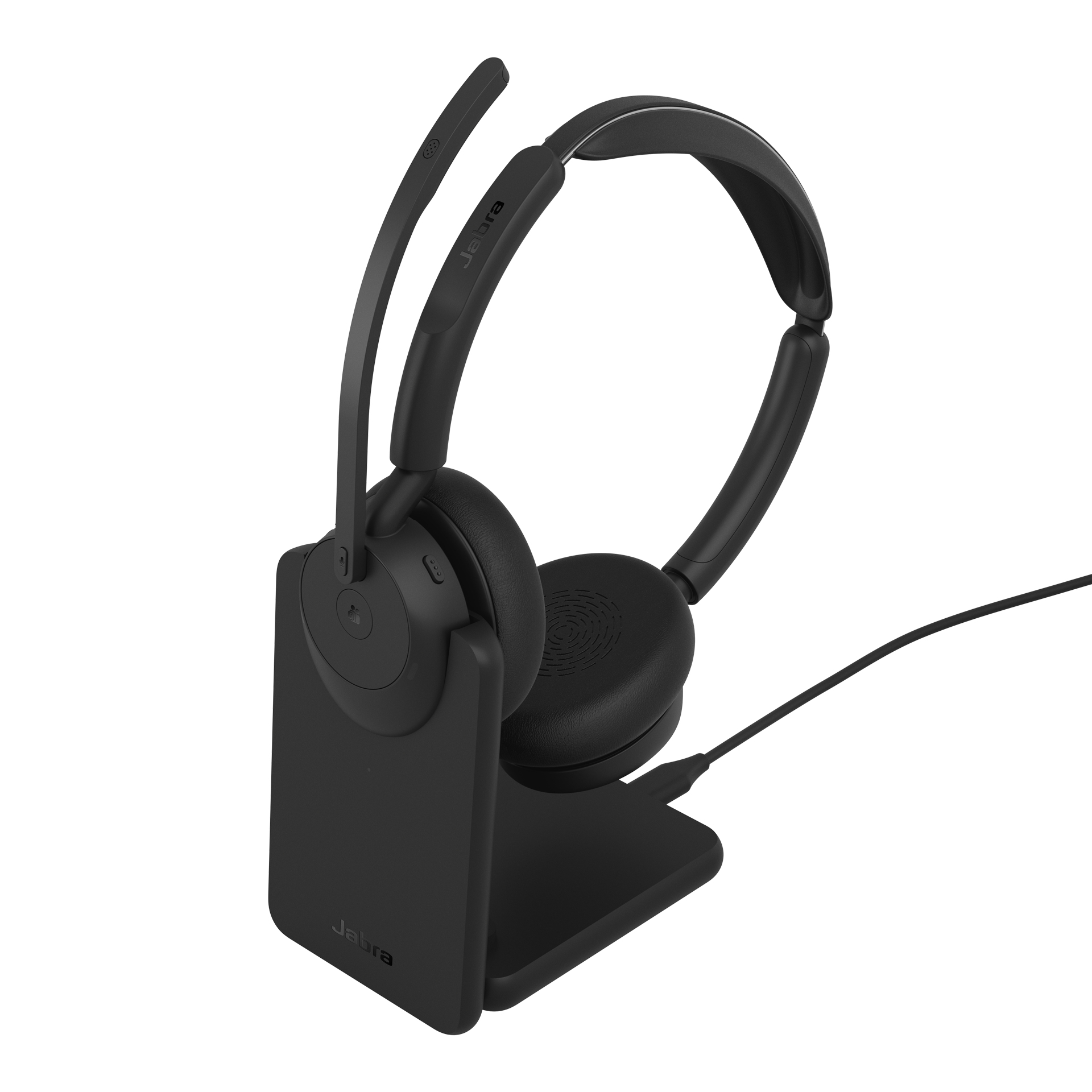 Ein schwarzes Jabra Headset steht auf seiner Ladestation vor weißem Hintergrund.