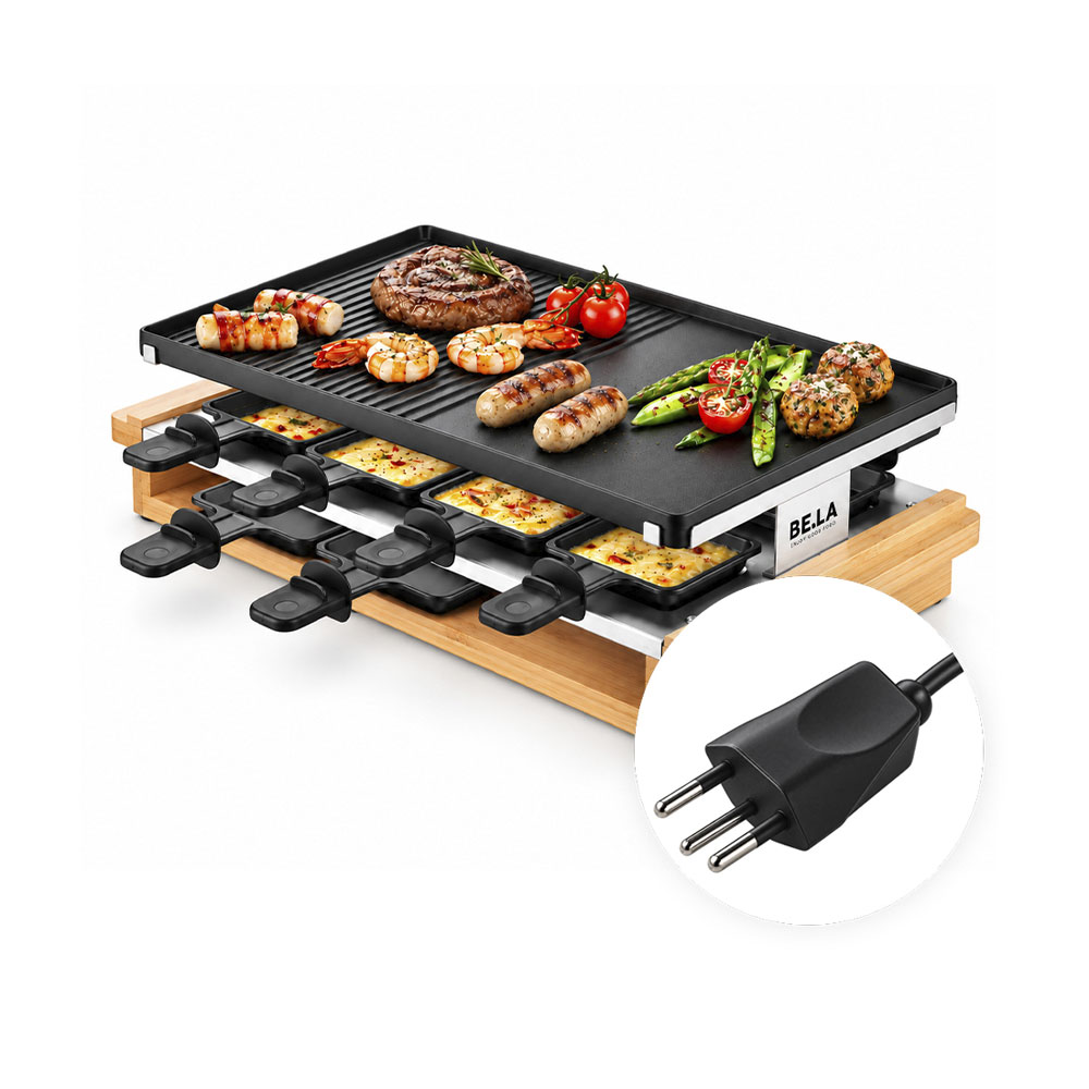 Gril raclette en bois avec viande, légumes et poêlons de fromage, et un gros plan de la prise à trois broches.