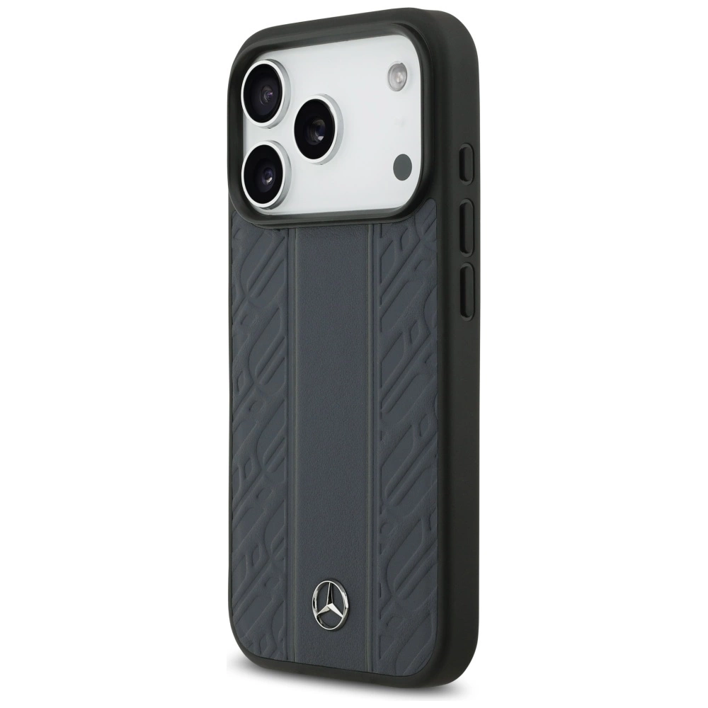 Custodia nera per smartphone con retro testurizzato, tre aperture per fotocamera e logo Mercedes argentato.