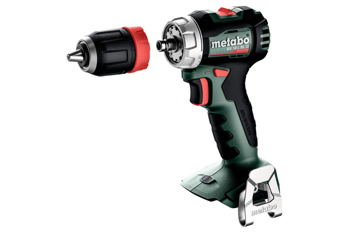 Trapano a batteria Metabo verde con mandrino staccabile su sfondo bianco.