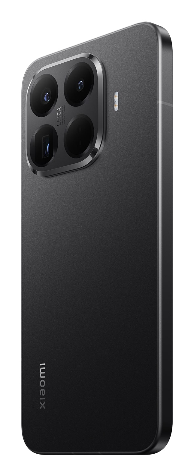 Retro di uno smartphone Xiaomi nero con un modulo fotocamera Leica rettangolare e quattro obiettivi.