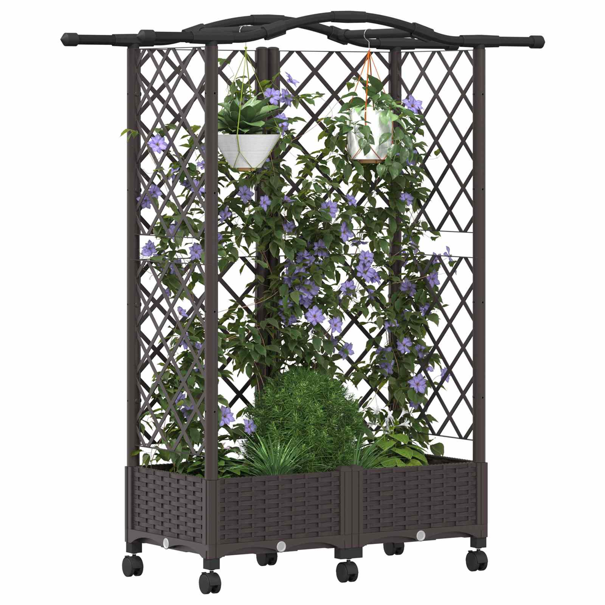 Ein brauner Rankkasten mit Rollen, der mit kletternden blauen Blumen und Hängetöpfen bepflanzt ist.