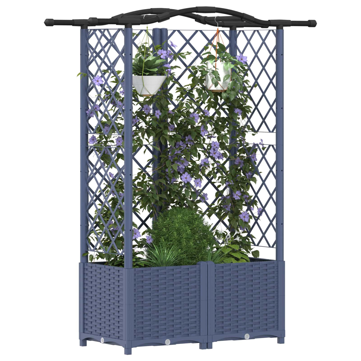 Ein blauer Rankkasten mit Gitter, gefüllt mit grünen Pflanzen, lila Blüten und zwei hängenden Töpfen.