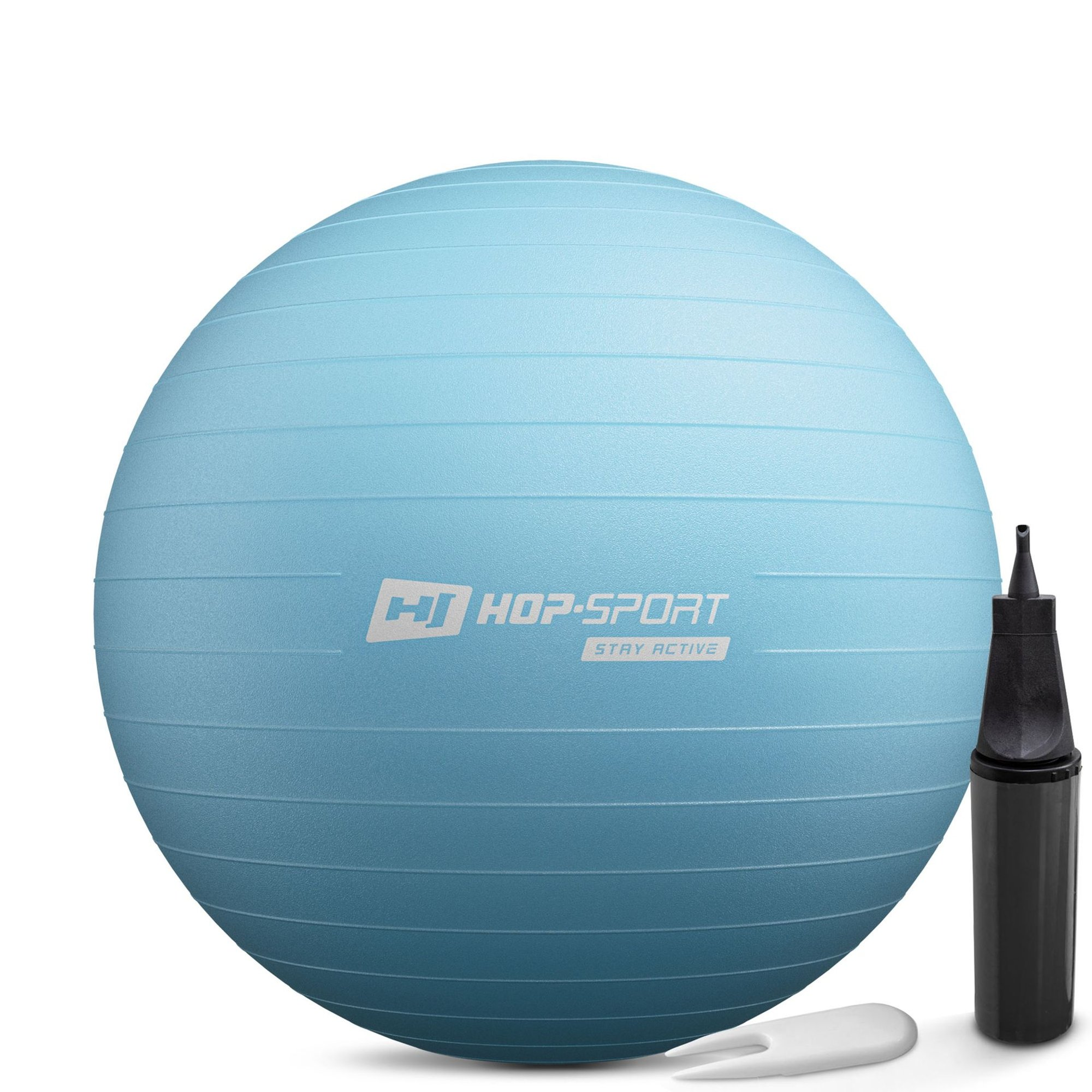 Ein blauer Gymnastikball mit Hop-Sport-Logo, eine schwarze Handpumpe und ein kleines Plastikwerkzeug auf weißem Grund.