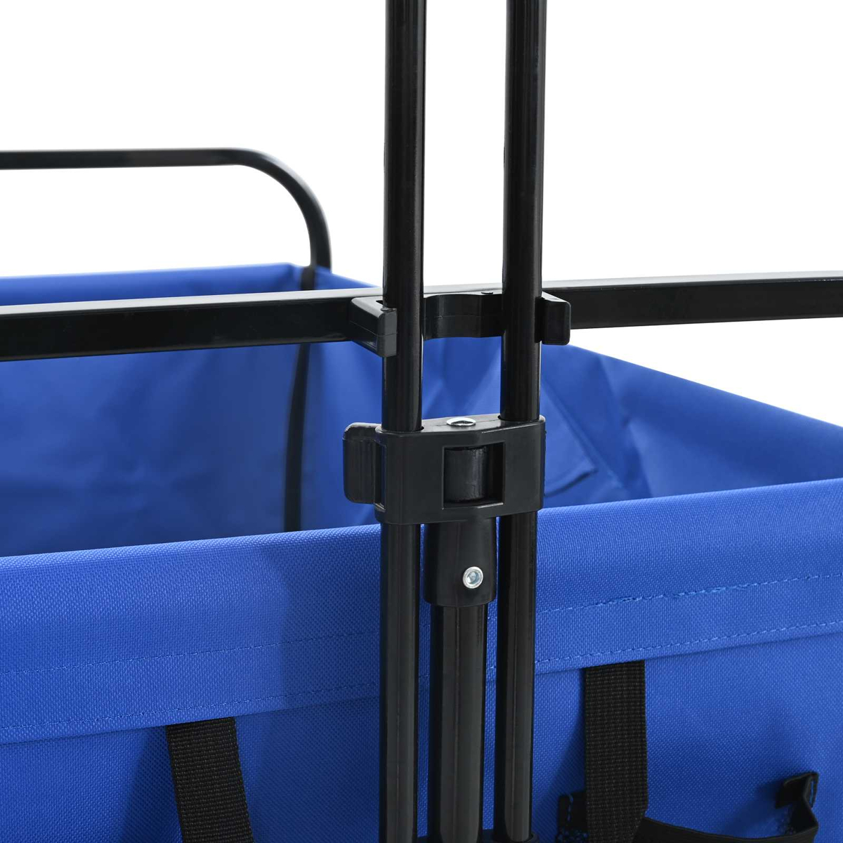 Nahaufnahme einer schwarzen Metallstange mit Kunststoffverbindungen an einem blauen Wagen.